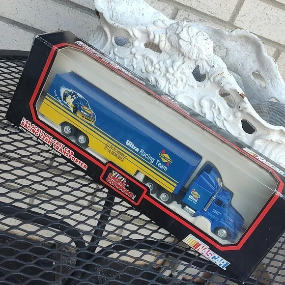 Terry Labonte Racing 🚛 - Picture 2 of 8